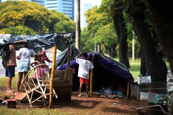 Desejos resilientes de moradores de rua em Brasília para 2024
